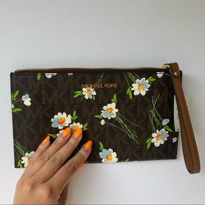 NWT Michael Kors Oversized Wristlet